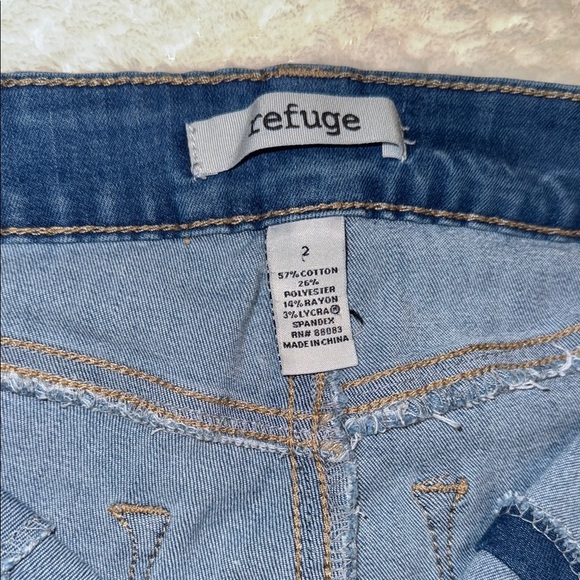 👖 EUC Refuge Skinny Leg Jeans – Medium Blue Wash, Size 2 - Picture 5 of 9